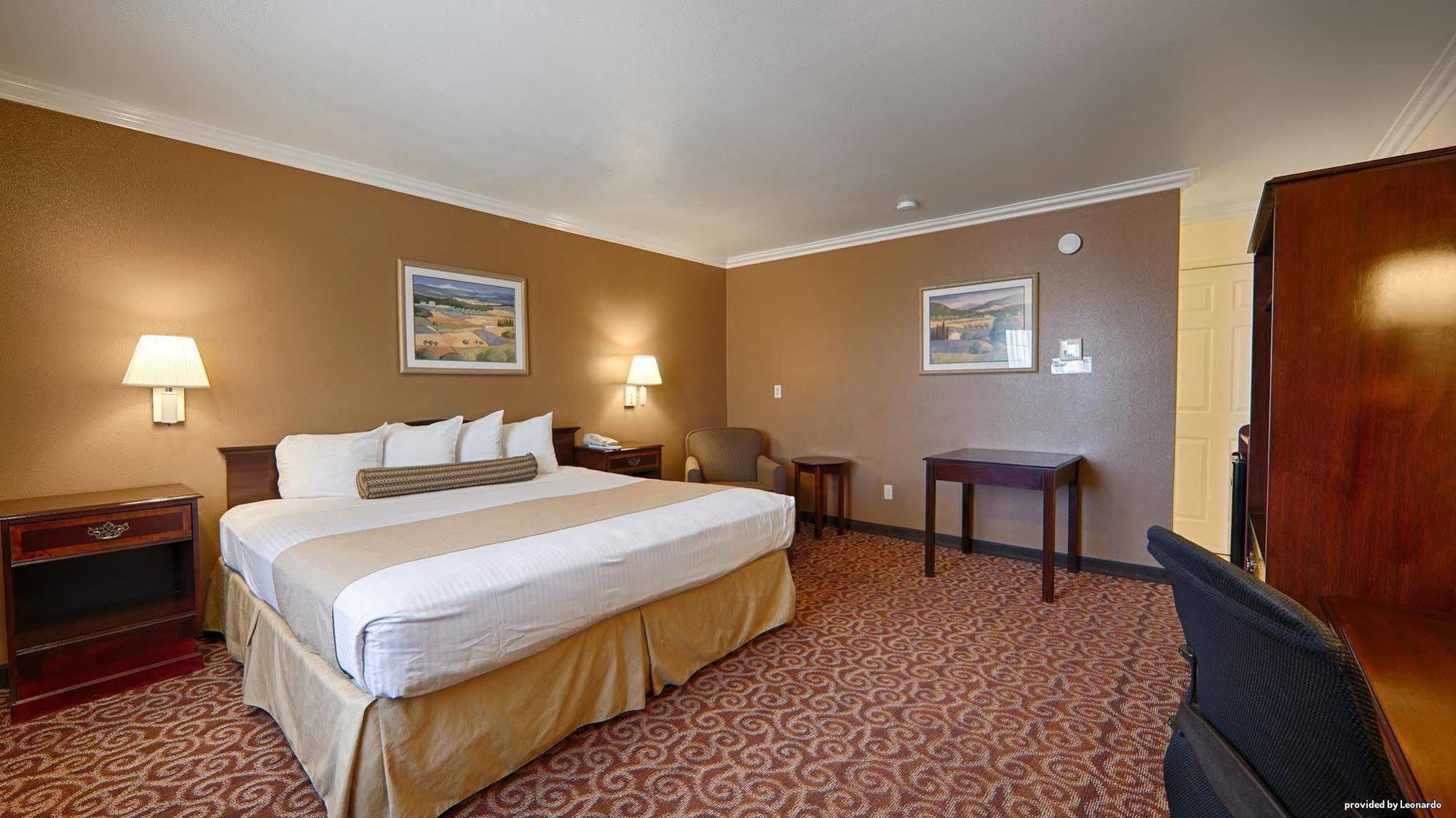 Surestay Hotel By Best Western Hollister Exterior photo